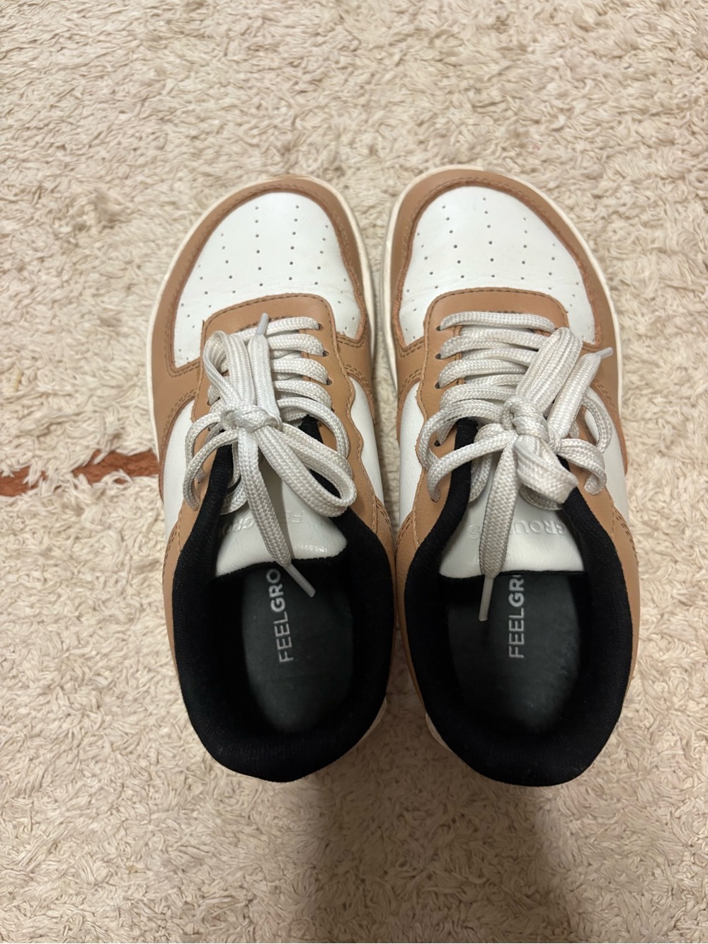 Feelground Women's White and Tan Athletic Sneakers
